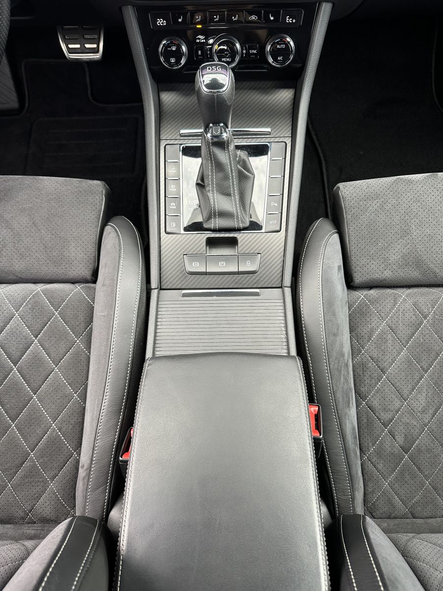 Fahrzeugabbildung SKODA Superb Combi 1.4 TSI iV DSG Sport NAV+LED+AHK+SH