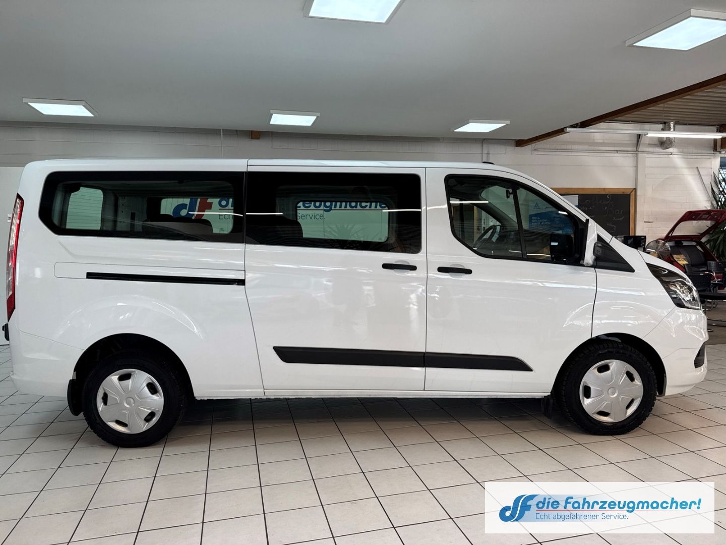 Fahrzeugabbildung Ford Transit Custom 320 L2 Trend Dyn. Kurvenlicht DAB