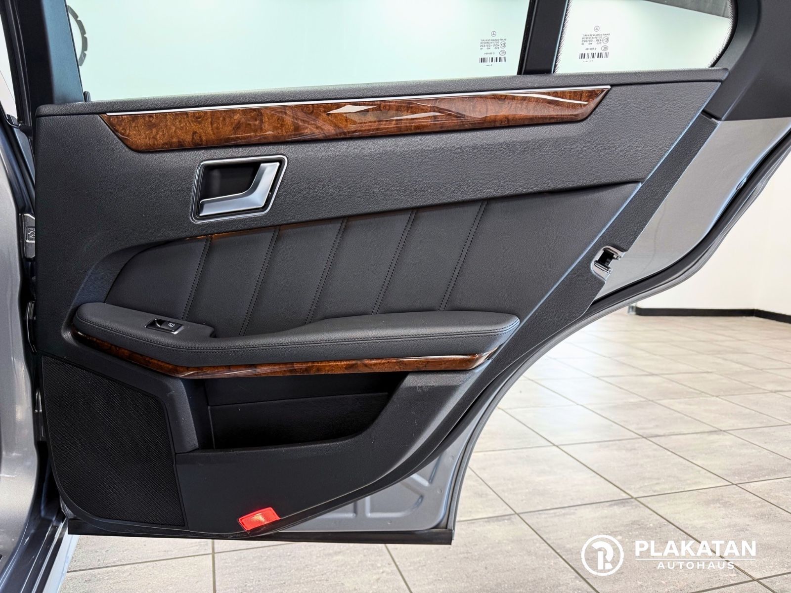 Fahrzeugabbildung Mercedes-Benz E 250 CDI T-Modell Leder AHK MB-Service