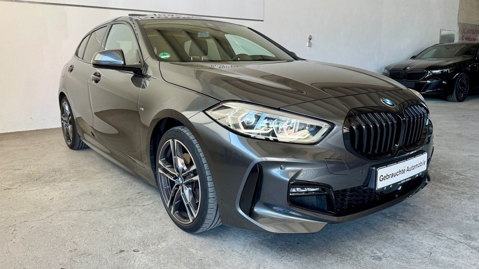 Fahrzeugabbildung BMW 118i M-Sportpaket | 18" LMR | Panodach | Lenkr.h