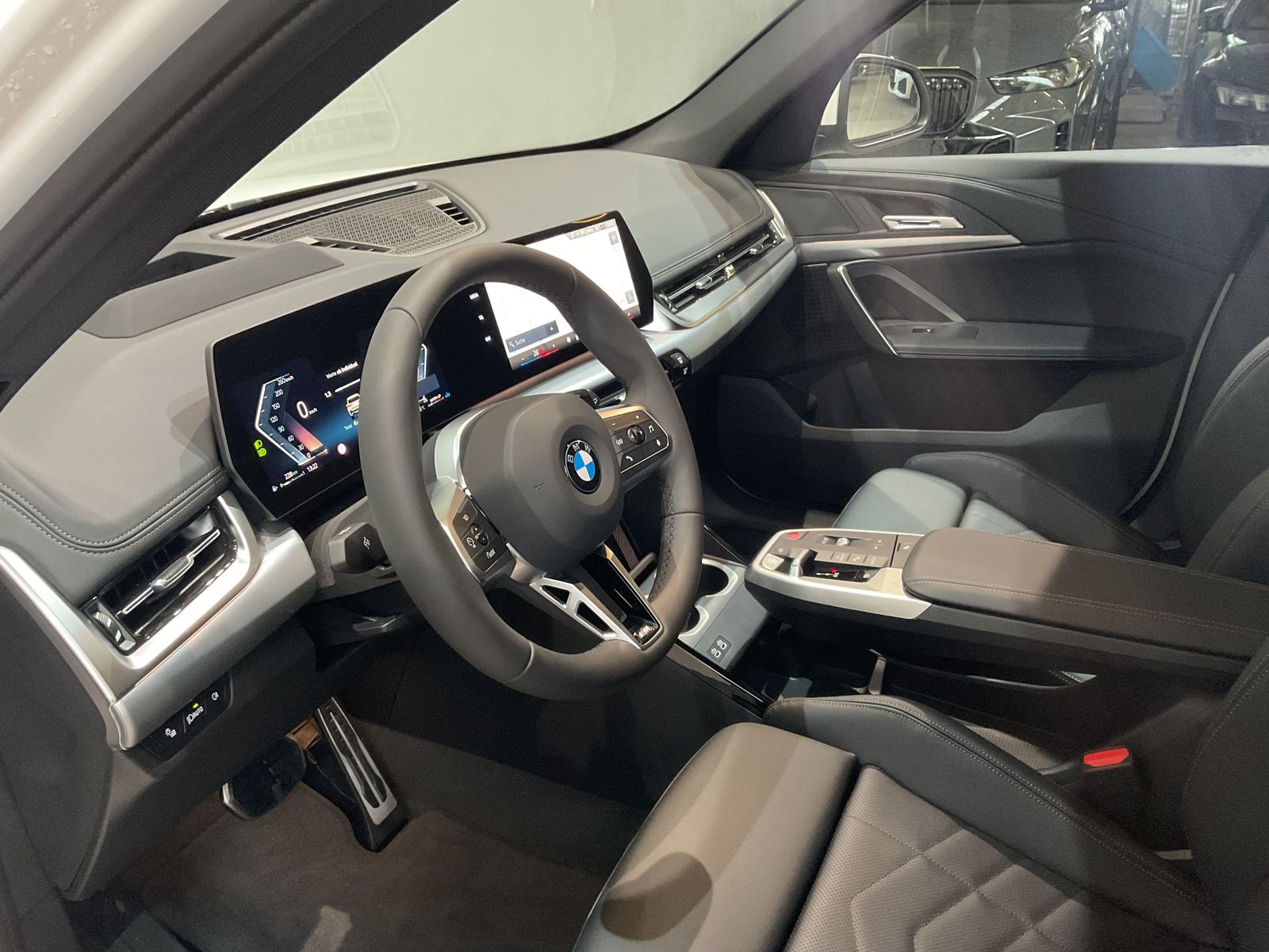 Fahrzeugabbildung BMW X1 sDrive20i 18" LMR, AHK, Komfortzugang DAB