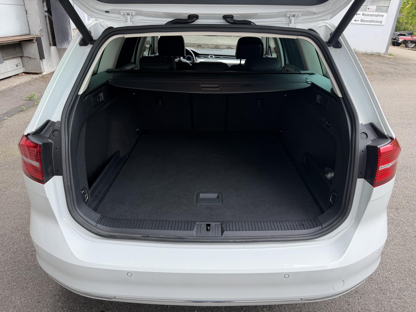 Volkswagen Passat Highline LED ACC Virtual Massage RüKamera