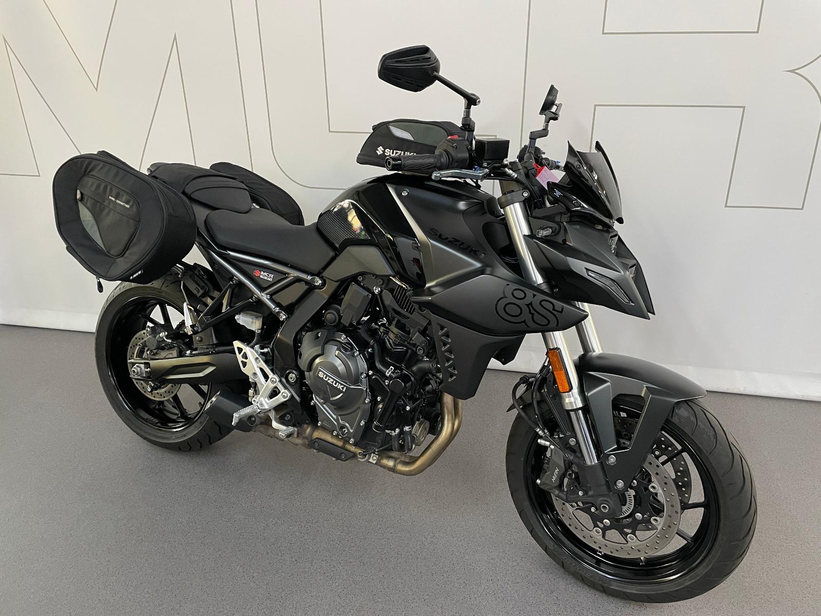 Suzuki GSX-8S