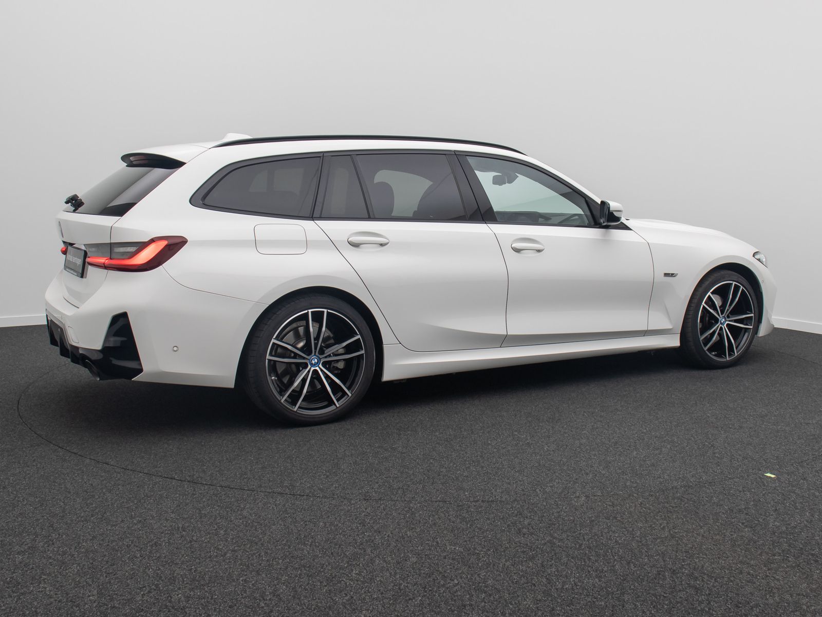 Fahrzeugabbildung BMW 330e M Sport HUD H/K DAB Kamera Alarm AHK 19Zoll