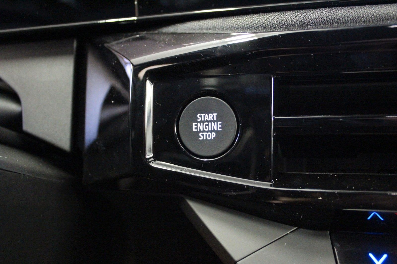 Fahrzeugabbildung Renault Clio TCe 115 Techno *Winter*Safety-Paket*