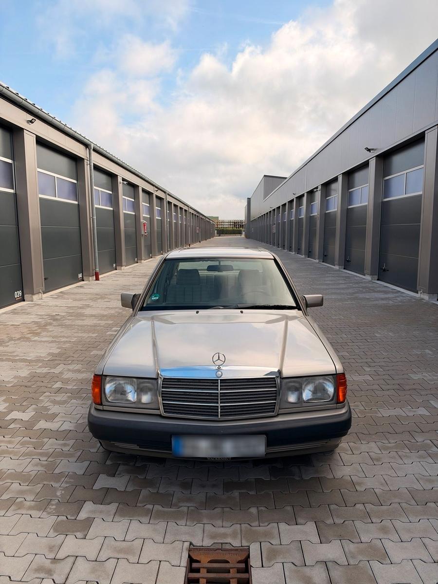 Mercedes-Benz 190