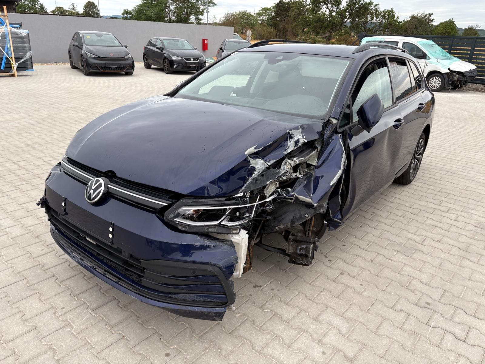 Volkswagen Golf 2.0 TDI SCR DSG Life Variant