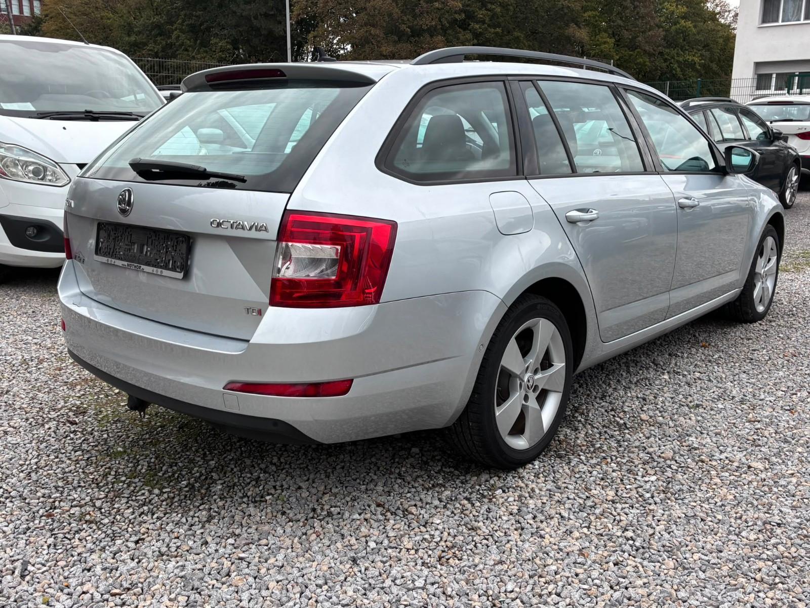 Skoda Octavia 2013 — interior