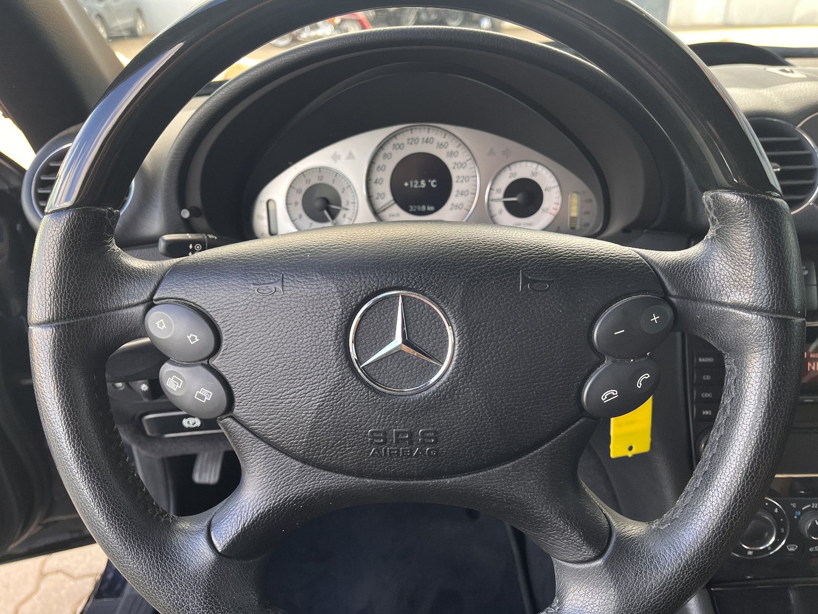 Fahrzeugabbildung Mercedes-Benz CLK 320 CDI Cabrio Automatik Avantgarde