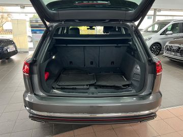 Volkswagen Touareg - 11