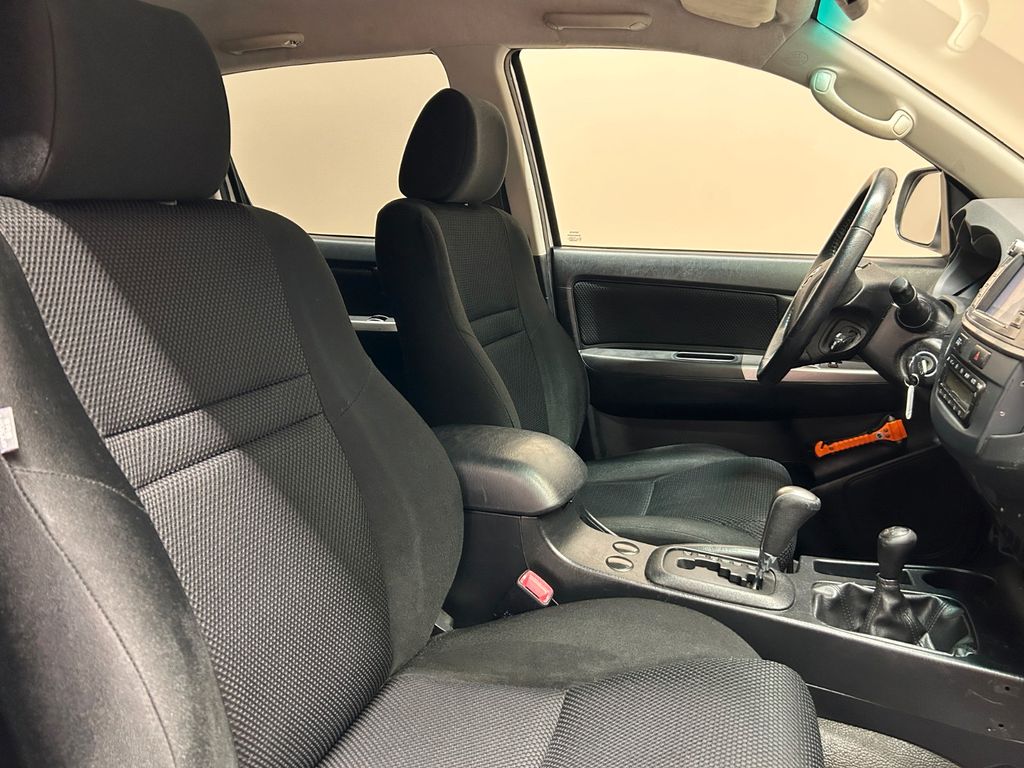 Toyota Hilux Double Cab 3.0 d 4x4 *AHK*DACHTRÄGER*NAVI*