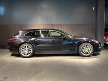 Porsche Panamera - 4