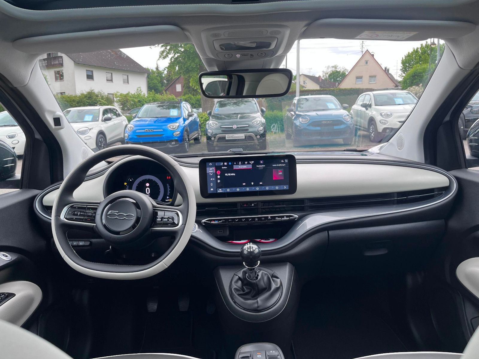 Fahrzeugabbildung Fiat 500 1.0 Hybrid FireFly 48 kW La Prima