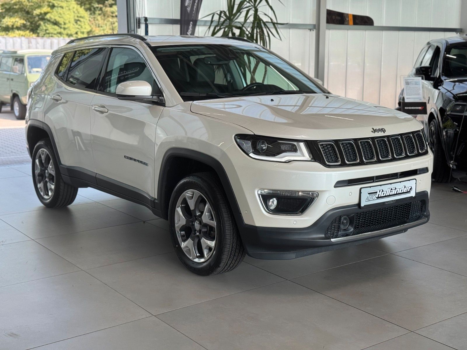 Fahrzeugabbildung Jeep Compass Limited 4WD DAB+ Xenon Beats Navi