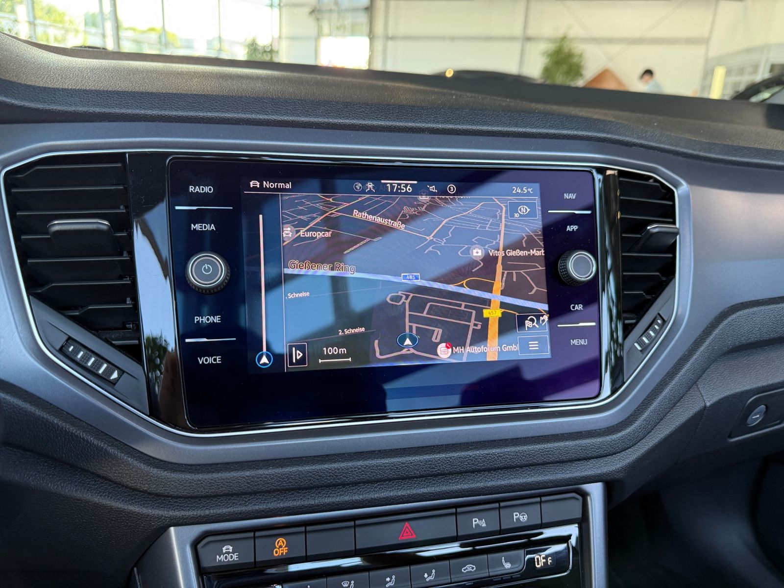 Fahrzeugabbildung Volkswagen T-Roc Cabriolet R-Line AHK ACC LED BEATS