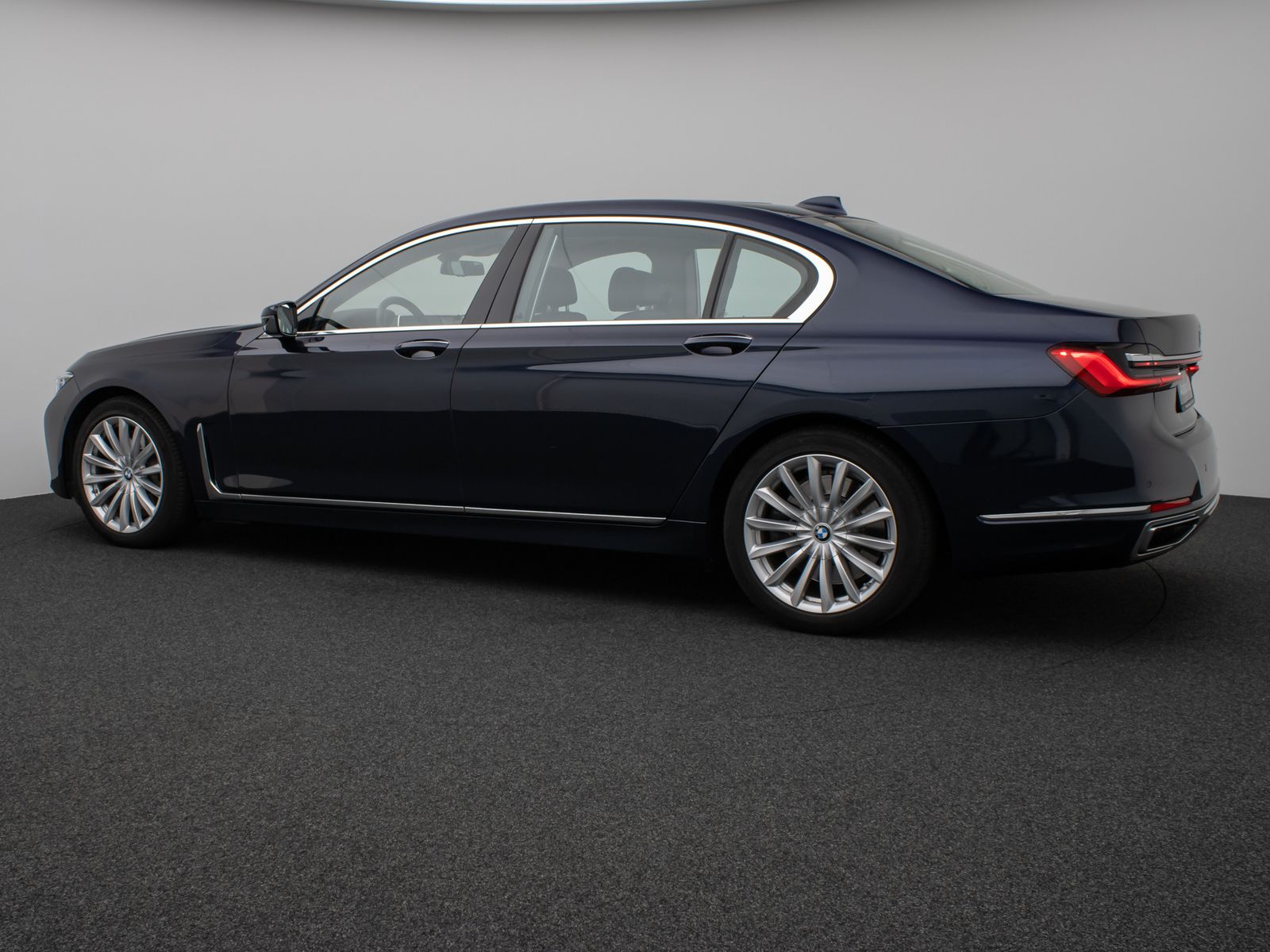 Fahrzeugabbildung BMW 750Li xD 360°Panorama Laser HUD H/K Massage ACC