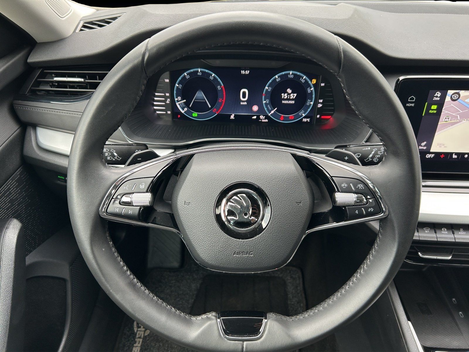 Fahrzeugabbildung SKODA Octavia Combi 1.5 TSI DSG Clever/KAMERA/ACC/LED/