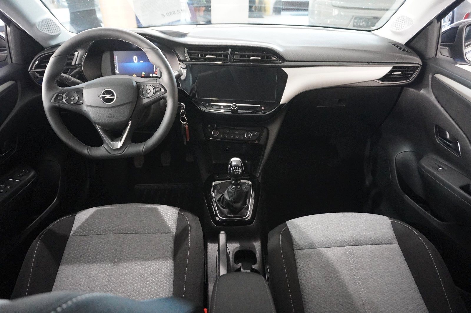 Fahrzeugabbildung Opel Corsa F 1.2 FACELIFT NAVI/LED/KAMERA/VIRTU./DAB+