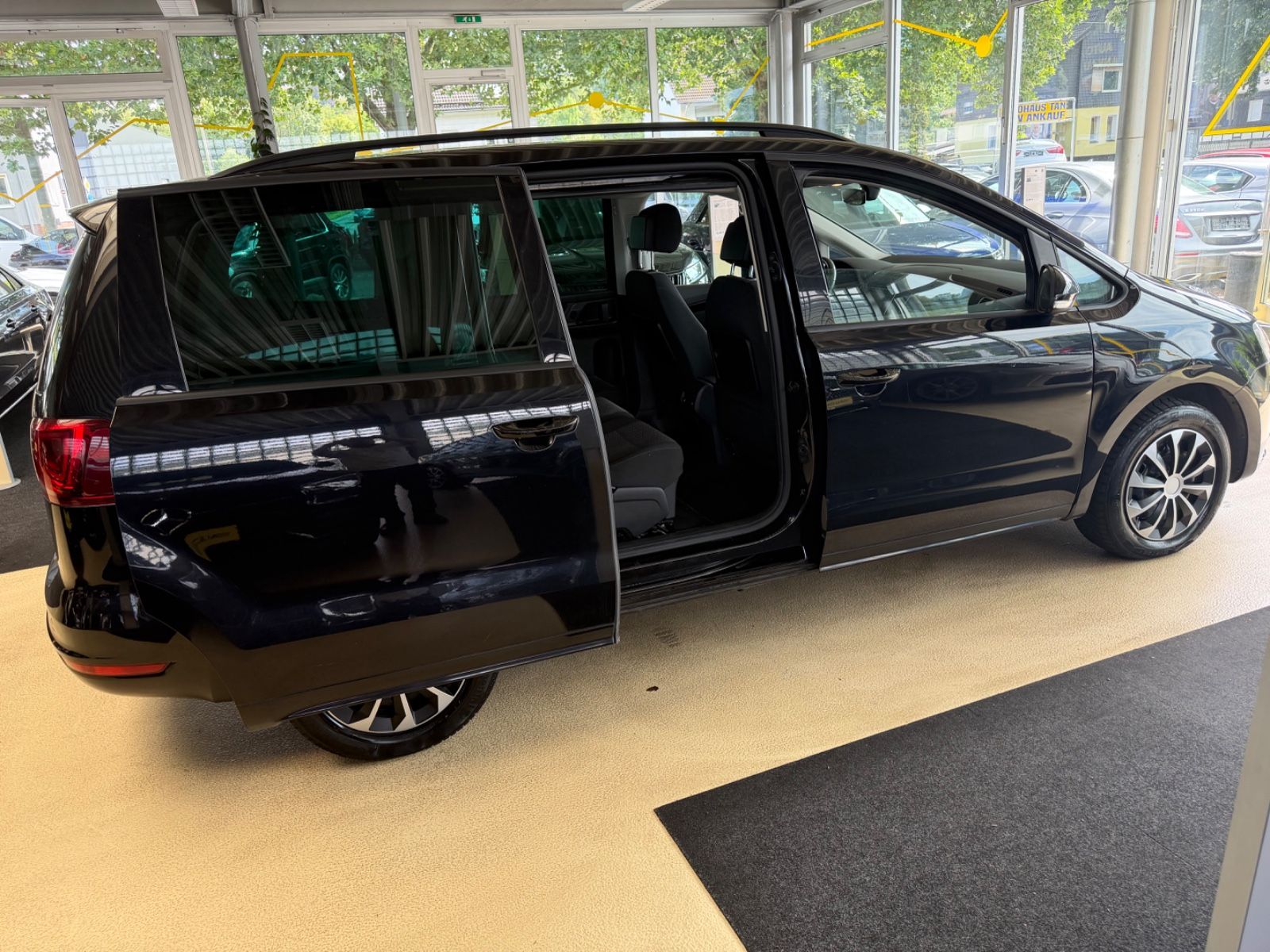 Fahrzeugabbildung SEAT Alhambra Style*7 Sitzer* 1.Hand