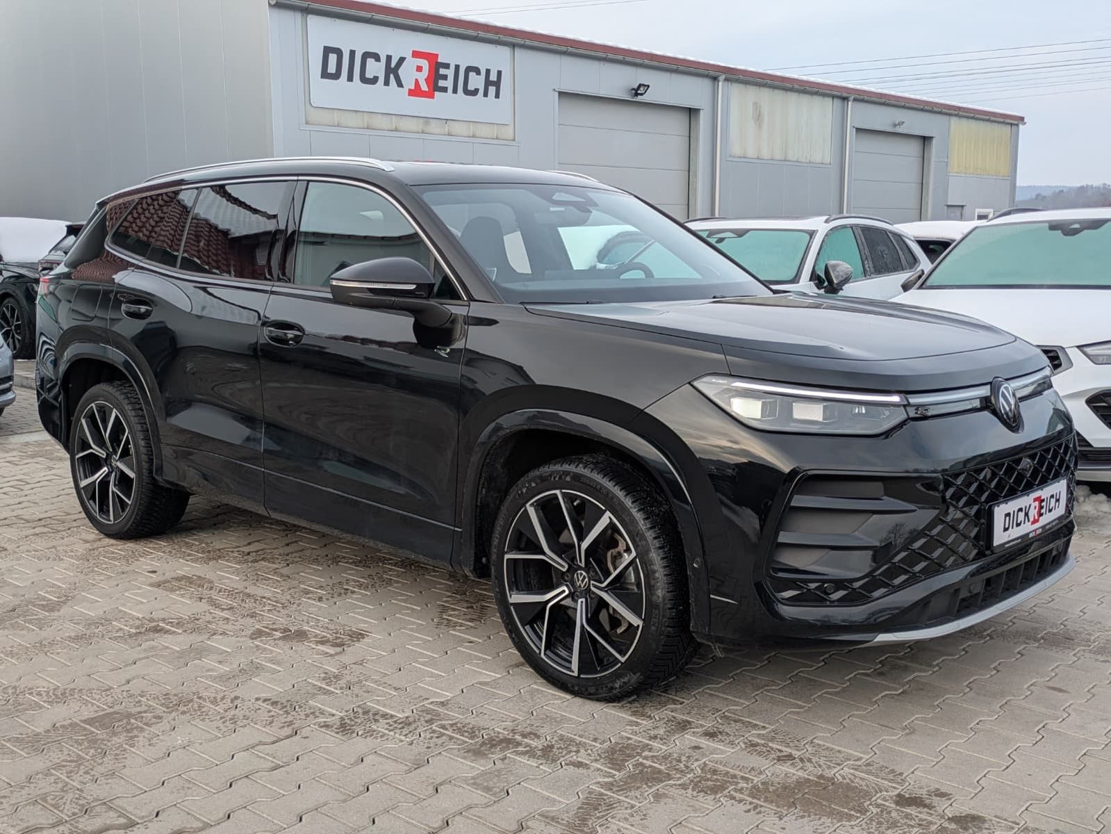 Fahrzeugabbildung Volkswagen Tayron 2.0 TDI 4M R-Line 7Si*MATRIX*AHK*PANO*HUD