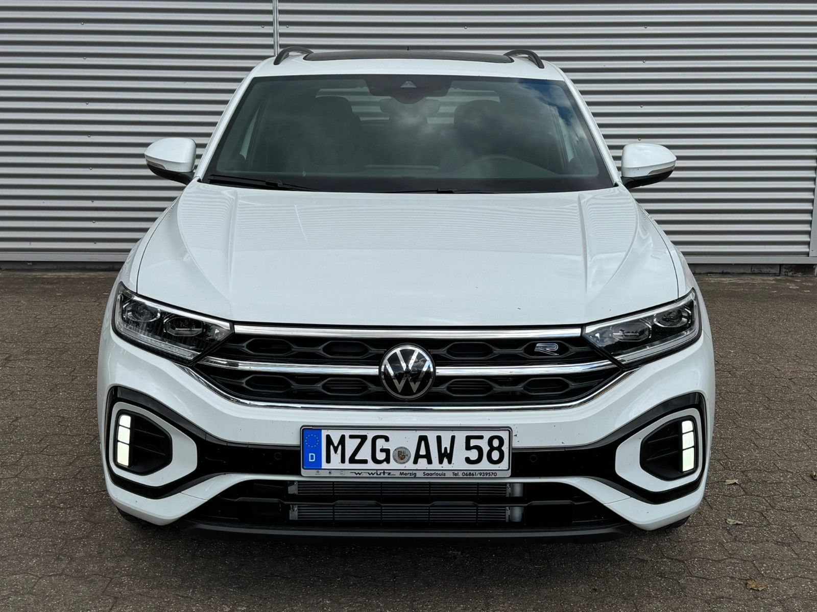 Fahrzeugabbildung Volkswagen T-Roc R-Line 1.5 TSI DSG AHK ACC