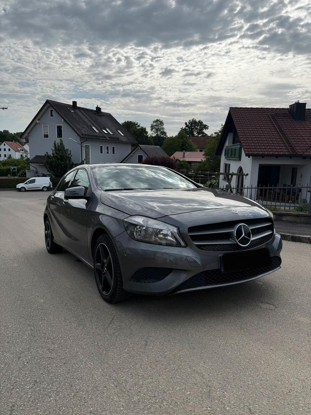 Mercedes-Benz Mercedes Benz A180 CDI BlueEffciency Autom...