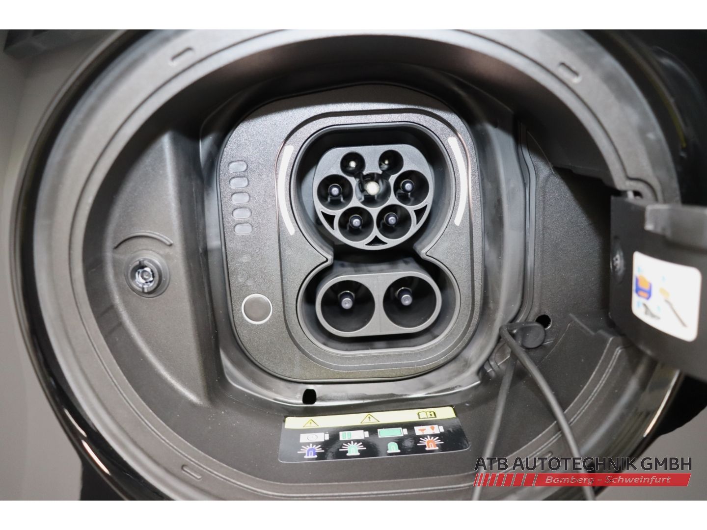 Fahrzeugabbildung Fiat 500e Cabrio 23,8 kWh RED Komfort-Paket Apple Car