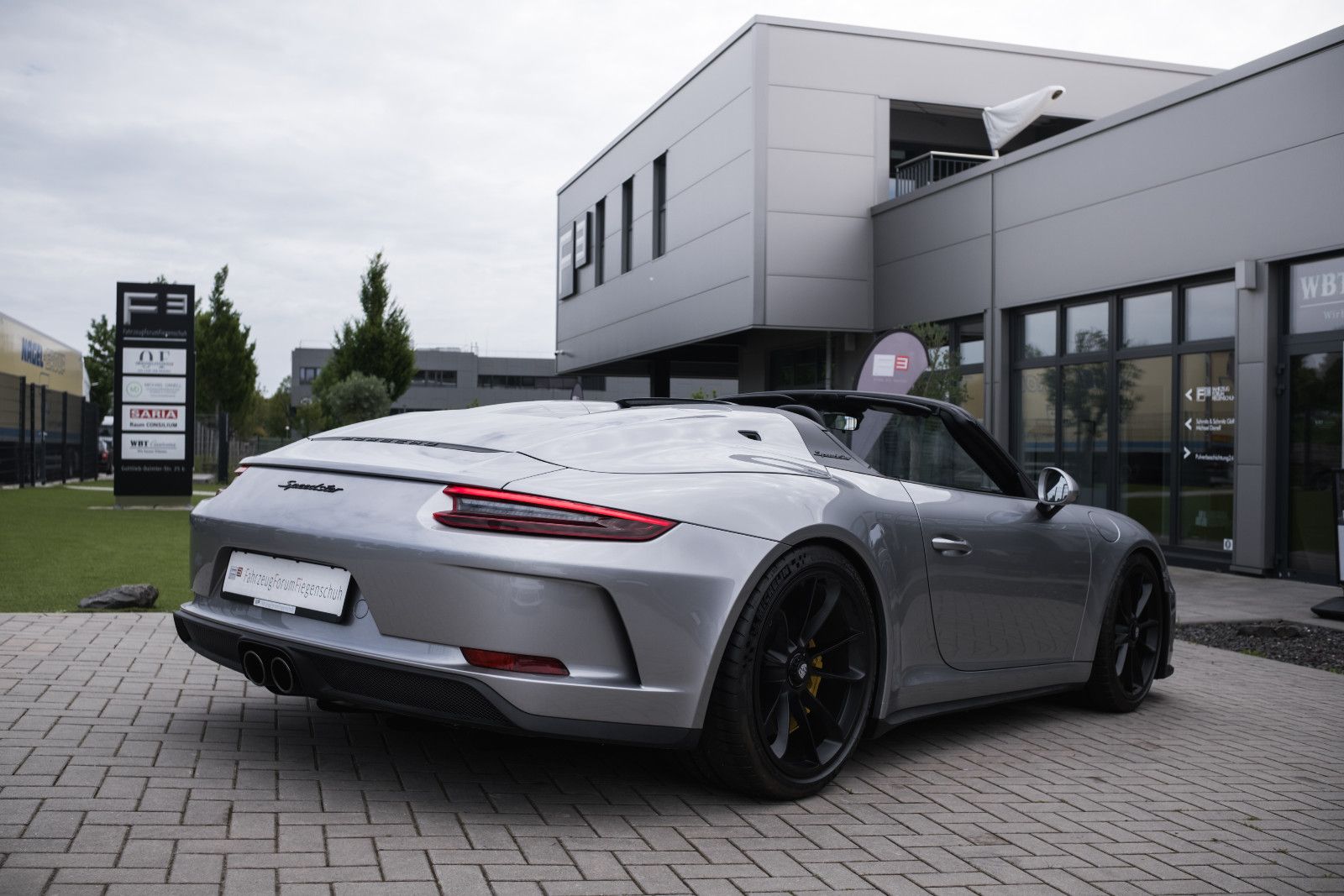 Fahrzeugabbildung Porsche 991/911 Speedster-90Ltr.-Lift-Approved-56 KM!!!