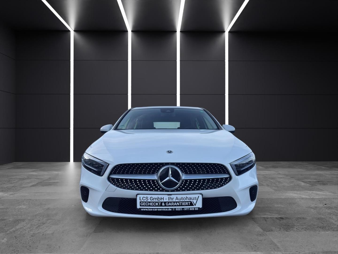 Mercedes-Benz A 250 e MULTIBEAM LED Navi Digitales Cockpit SHZ