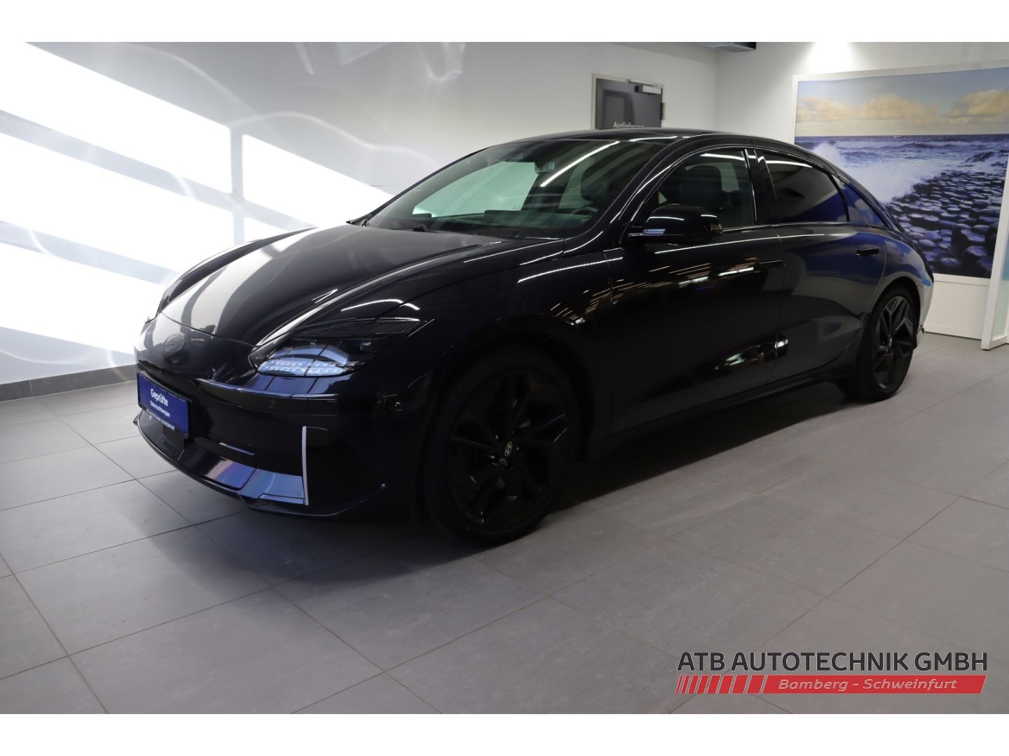 Fahrzeugabbildung Hyundai IONIQ 6 First Edition 77,4 kWh 4WD SOH 95,8% Nav