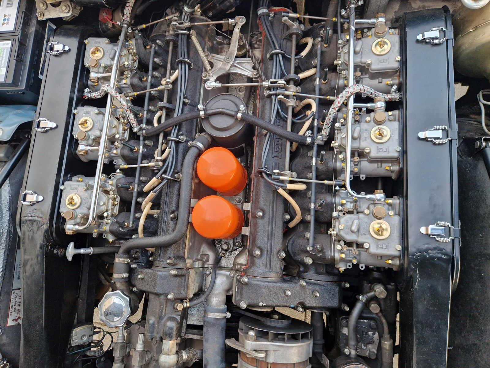 Fahrzeugabbildung Ferrari 365 GT/4 2+2 *GTC Motor*