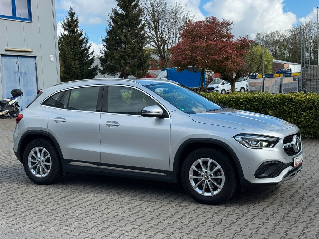 Image of Mercedes-Benz GLA 180