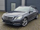 Mercedes-Benz E 300 CDI T Avantgarde BiXenon Leder Navi Tempom - gebrauchte Mercedes-Benz E 300 aus dem Jahr 2010