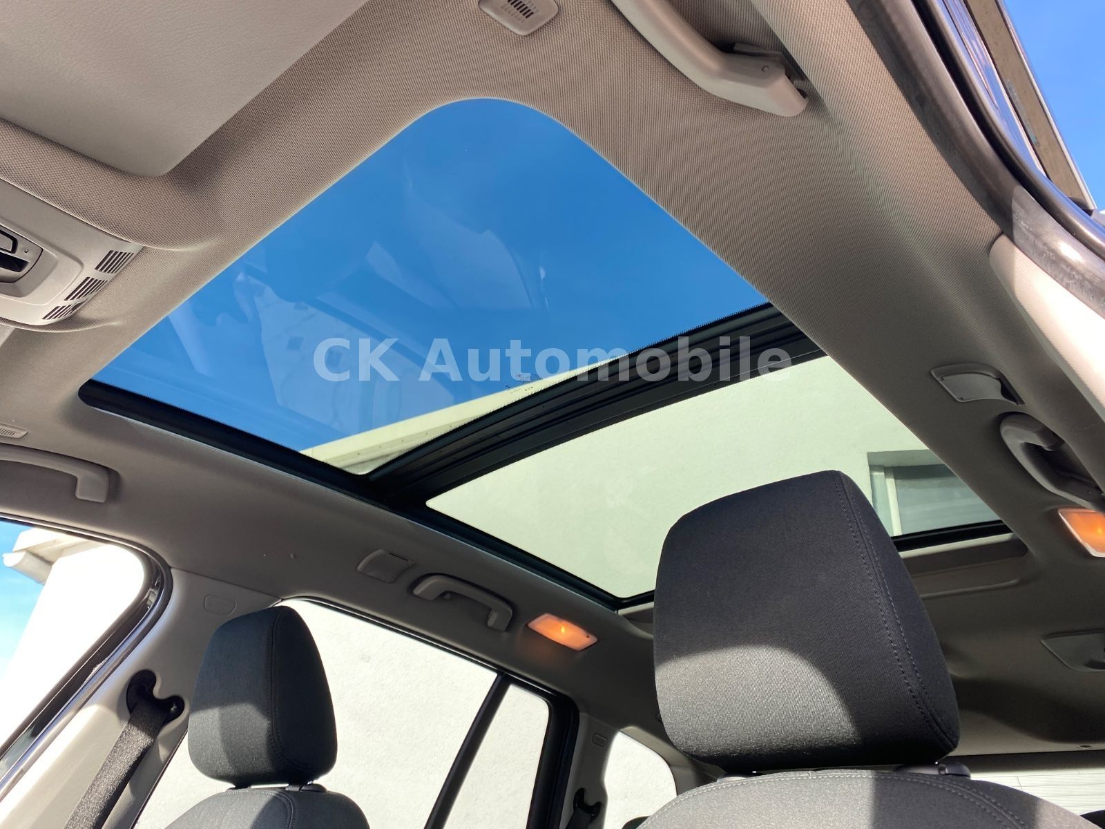 Fahrzeugabbildung BMW 218d Gran Tourer Advantage/Navi/Pano/LED/AHK