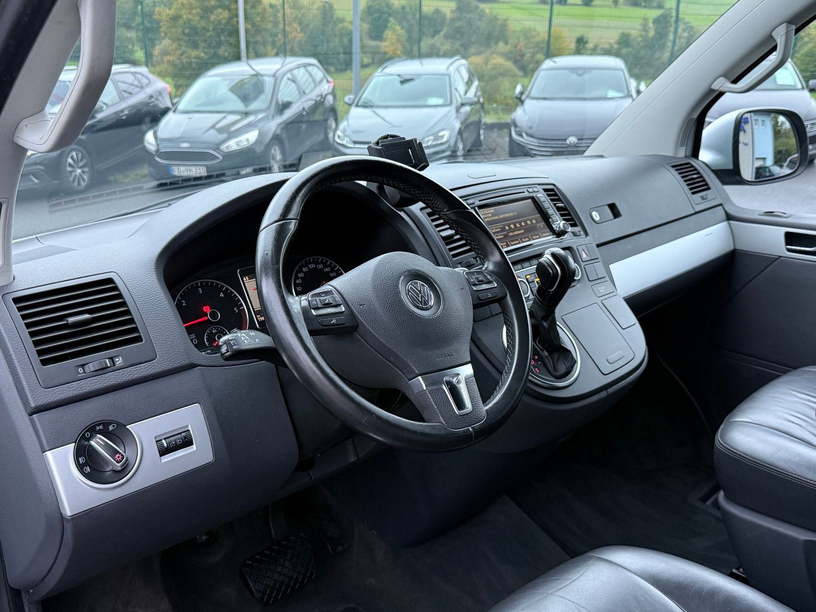 Fahrzeugabbildung Volkswagen T5 Multivan TDI DSG Highline AHK GRA Navi Kamera