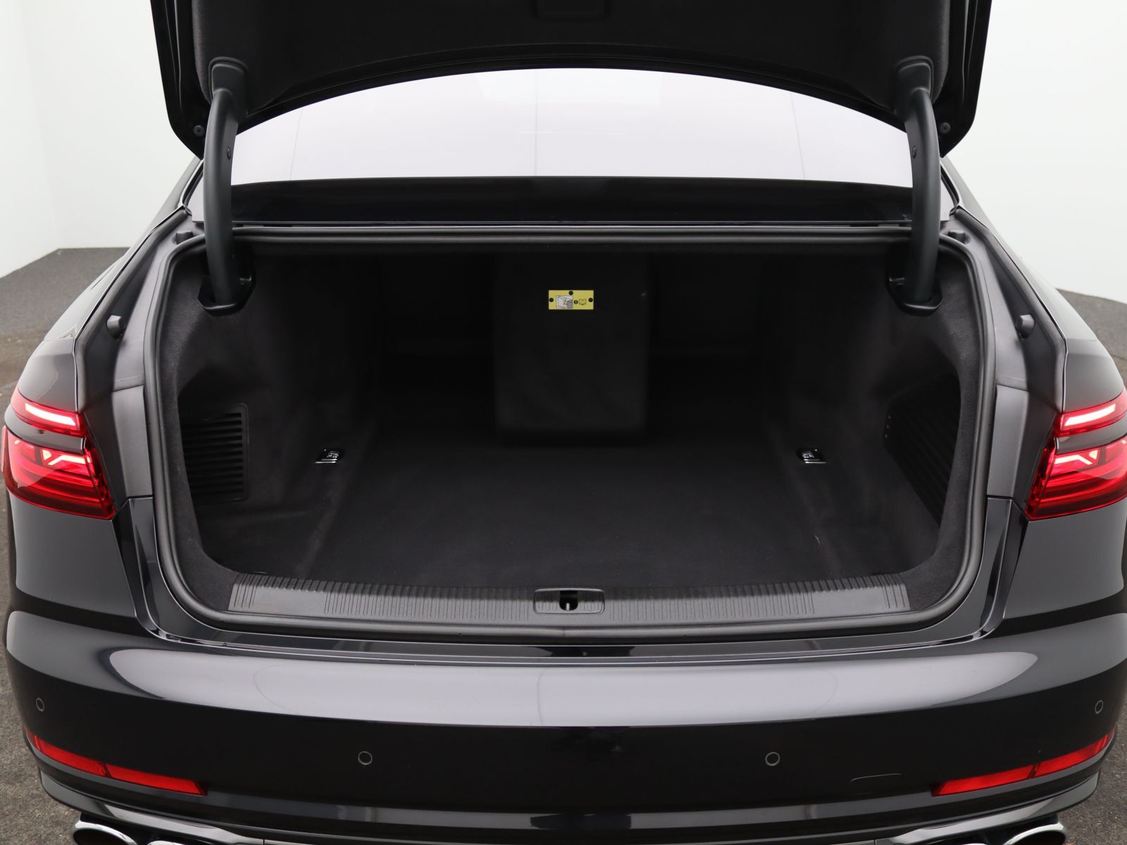 Audi S8 - Bild 8