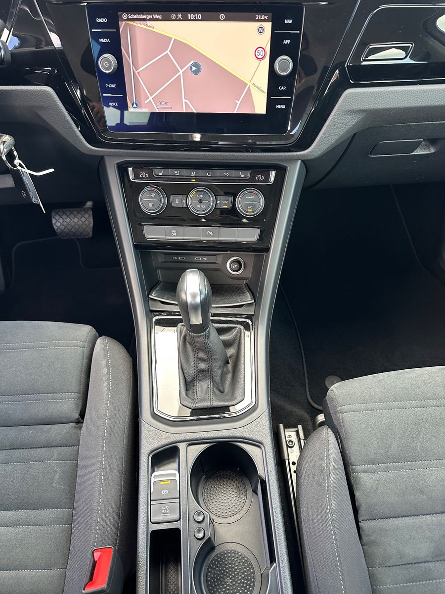 Fahrzeugabbildung Volkswagen Touran 2.0 TDI DSG Highline NAV+LED+ACC+AHK+SHZ