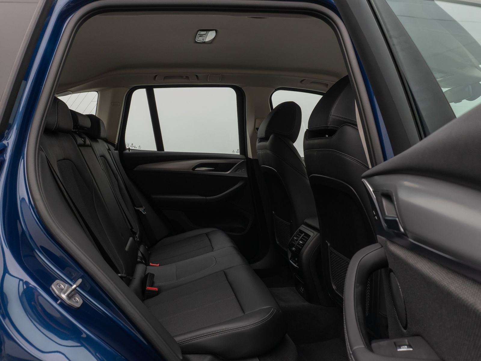 Fahrzeugabbildung BMW X3 xD20d DAB Fernlichtassist PDC Alarm LED Sport