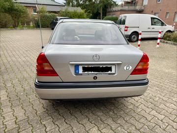 صورة 6 لـ 1993 Mercedes-BENZ C 180