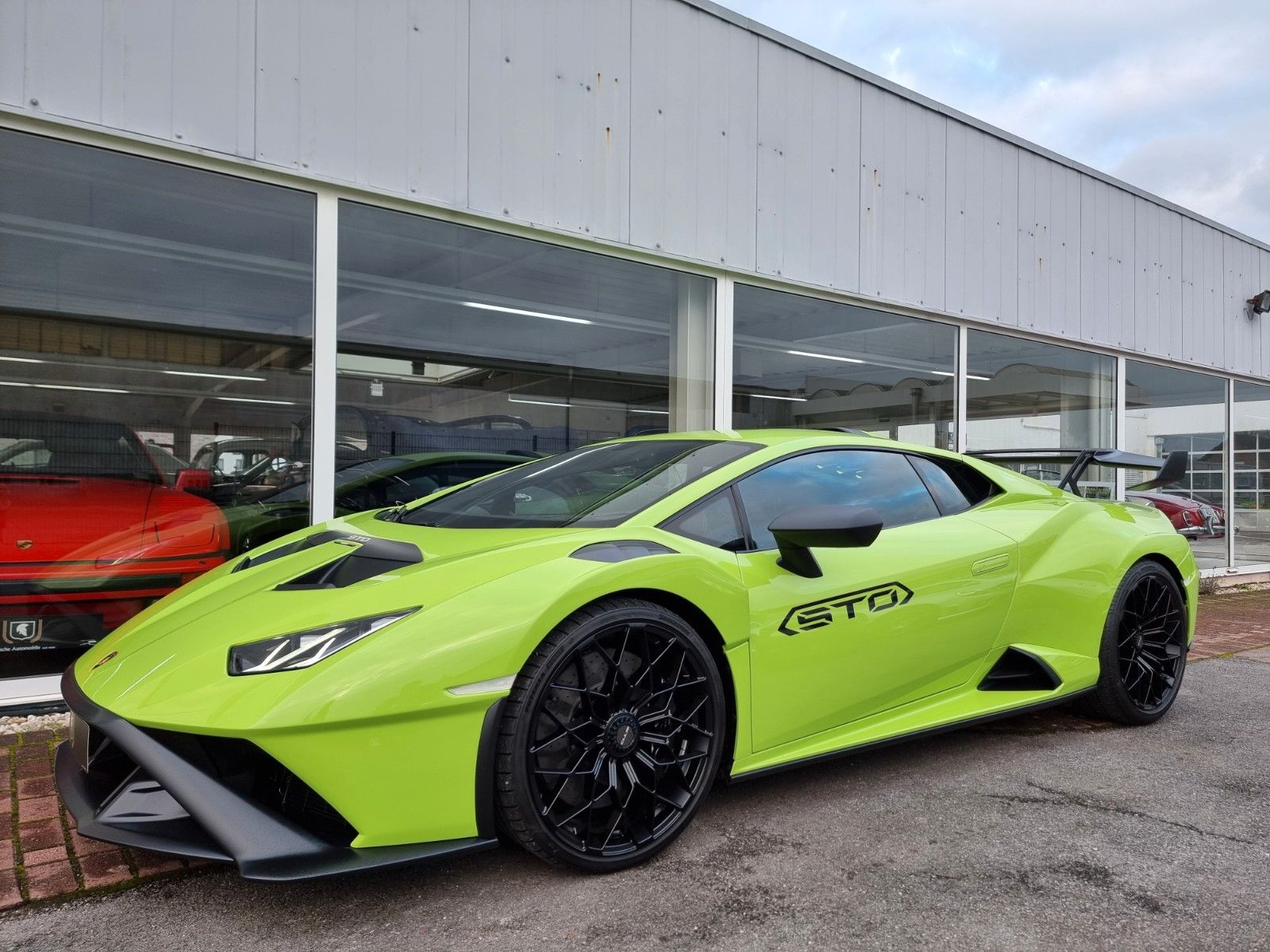 Fahrzeugabbildung Lamborghini Huracán STO/1.Hd/BRD/Lift/Temp/Kamera