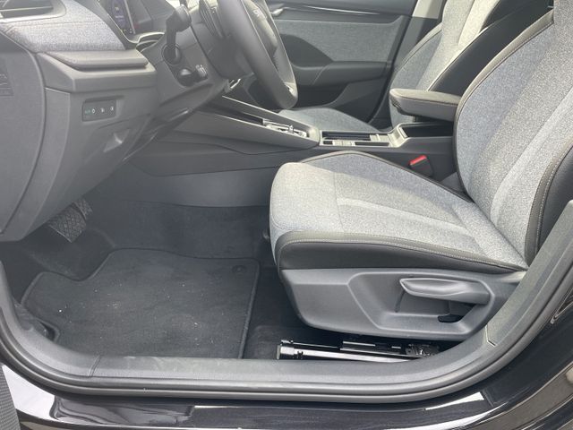 Skoda Octavia Combi 2.0 TDI DSG*AHK*NAVI*MATRIX*STHZ*