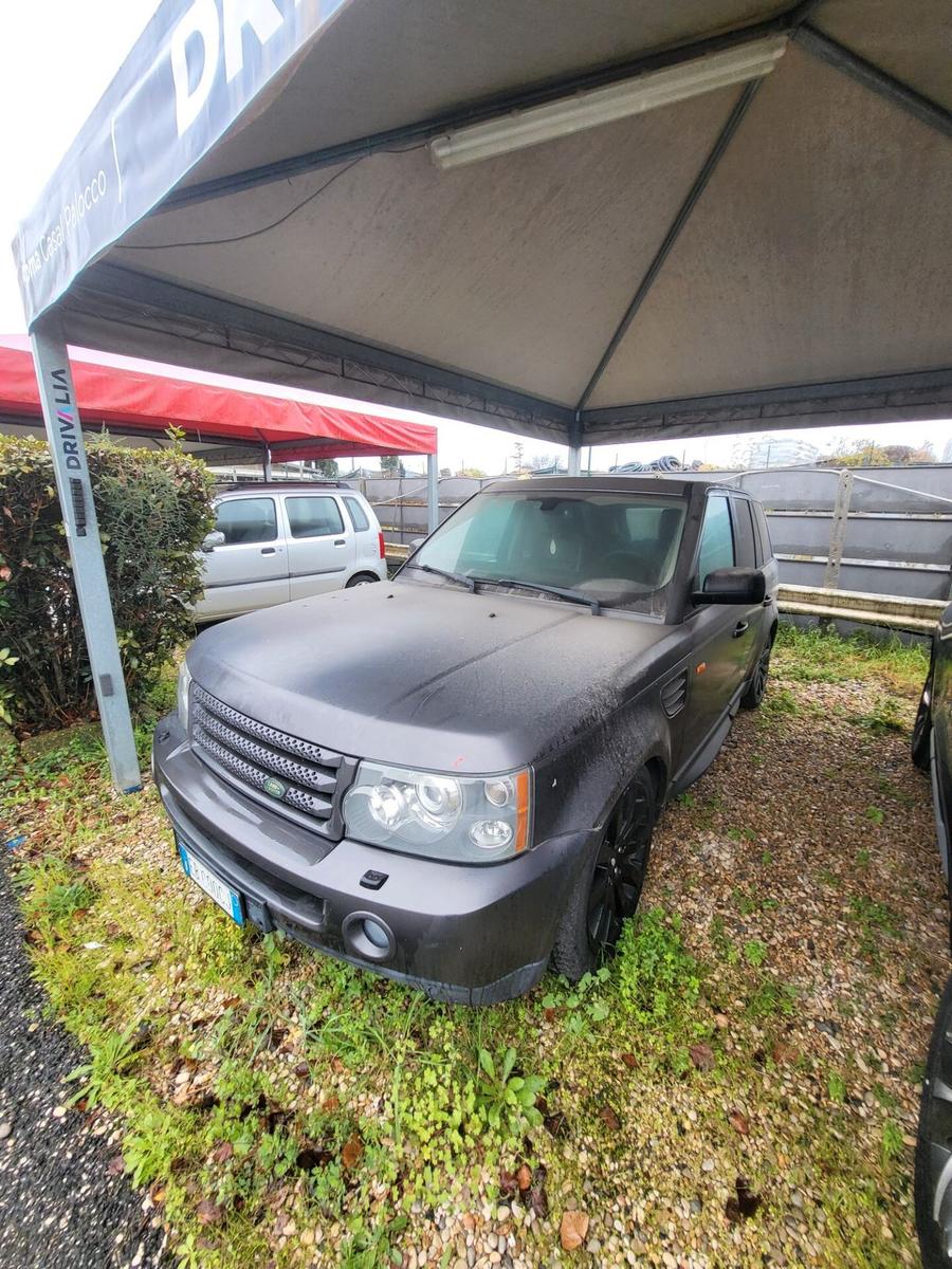 Land Rover Range Rover Sport 2010 — rear view