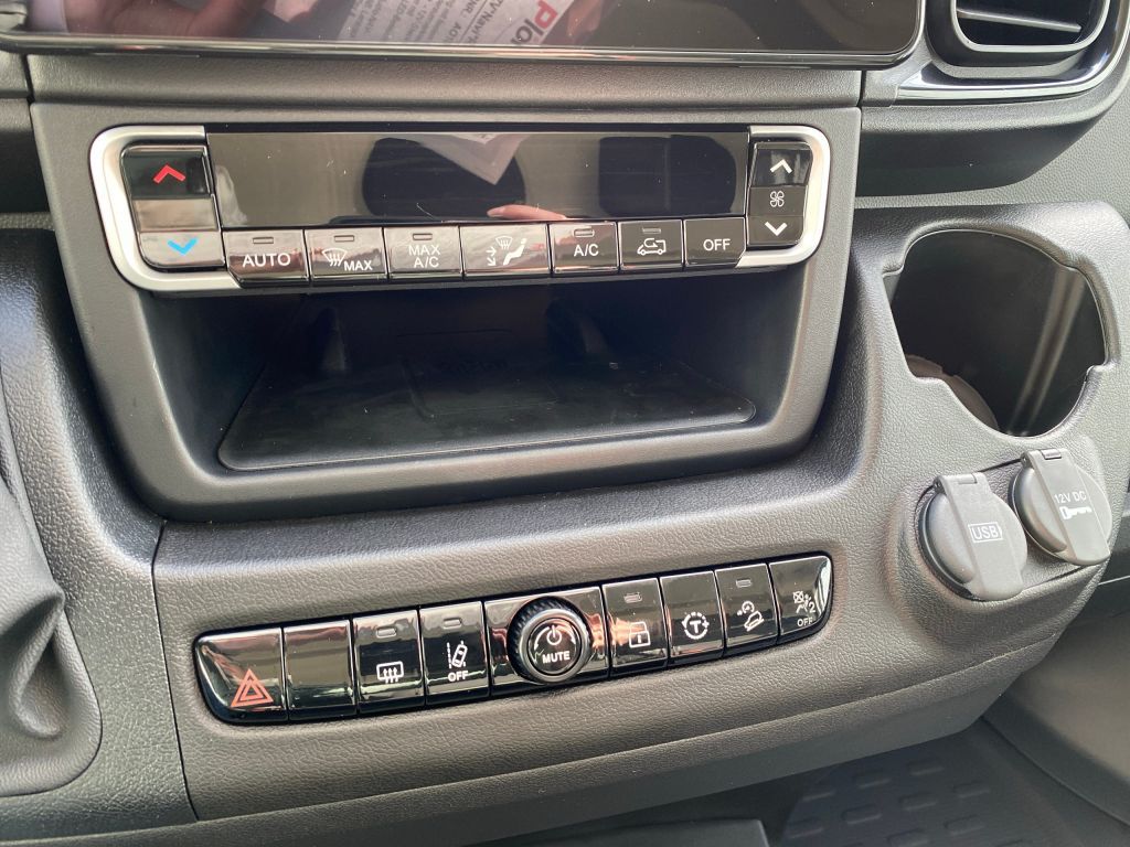 Fahrzeugabbildung Citroën Jumper 2.2 BlueHDi 140 L2H2 *AZV*Navi*Rückfahrk*