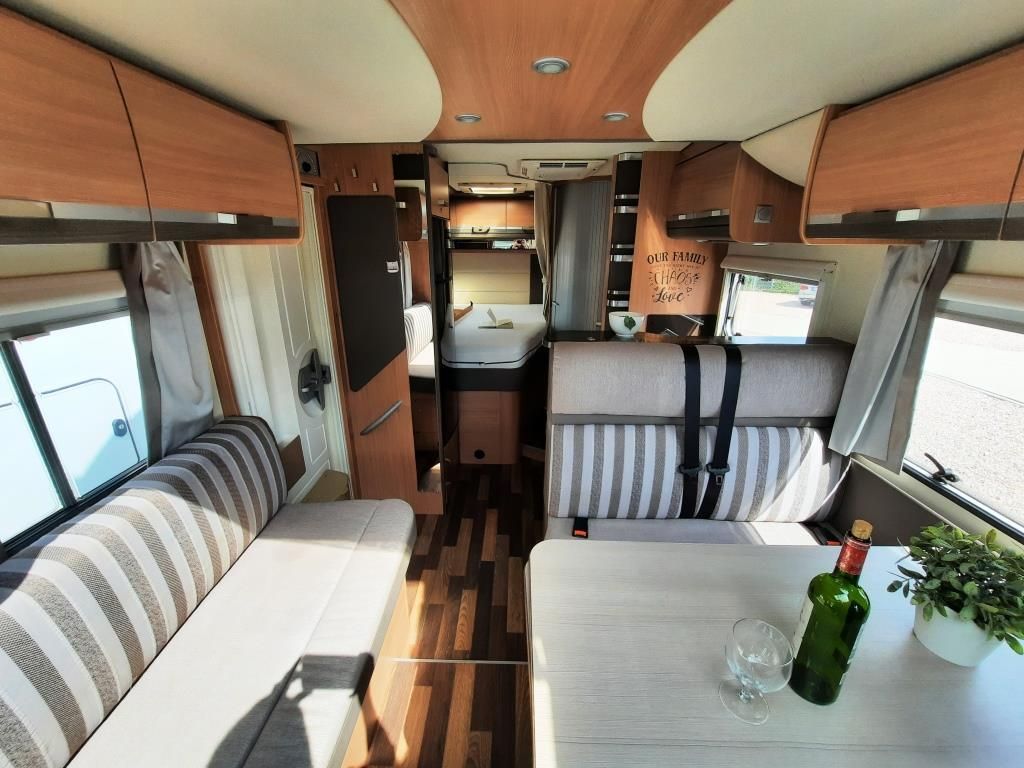 Fahrzeug Übersicht 7 Fahrzeugabbildung Knaus Sky Wave 650 MF Celebration25 Dachklima, Hubbett