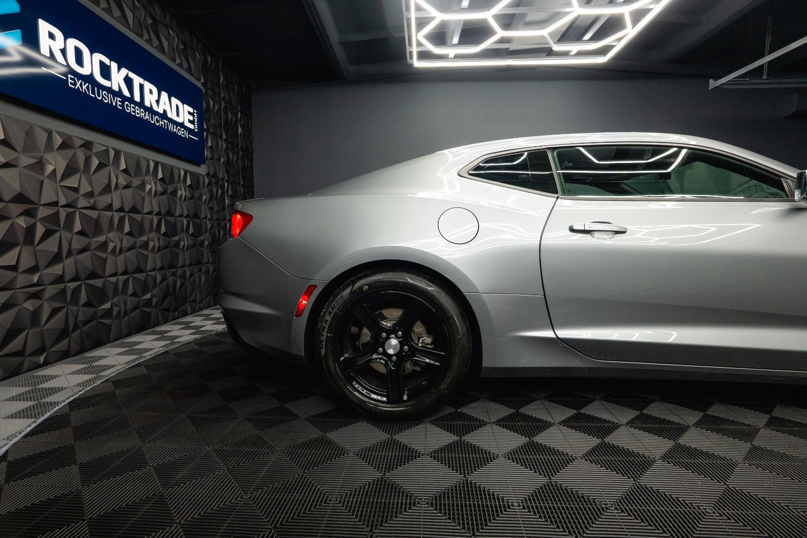 Fahrzeugabbildung Chevrolet Camaro 2.0 Turbo Coupe LT Package *CarPlay*19%
