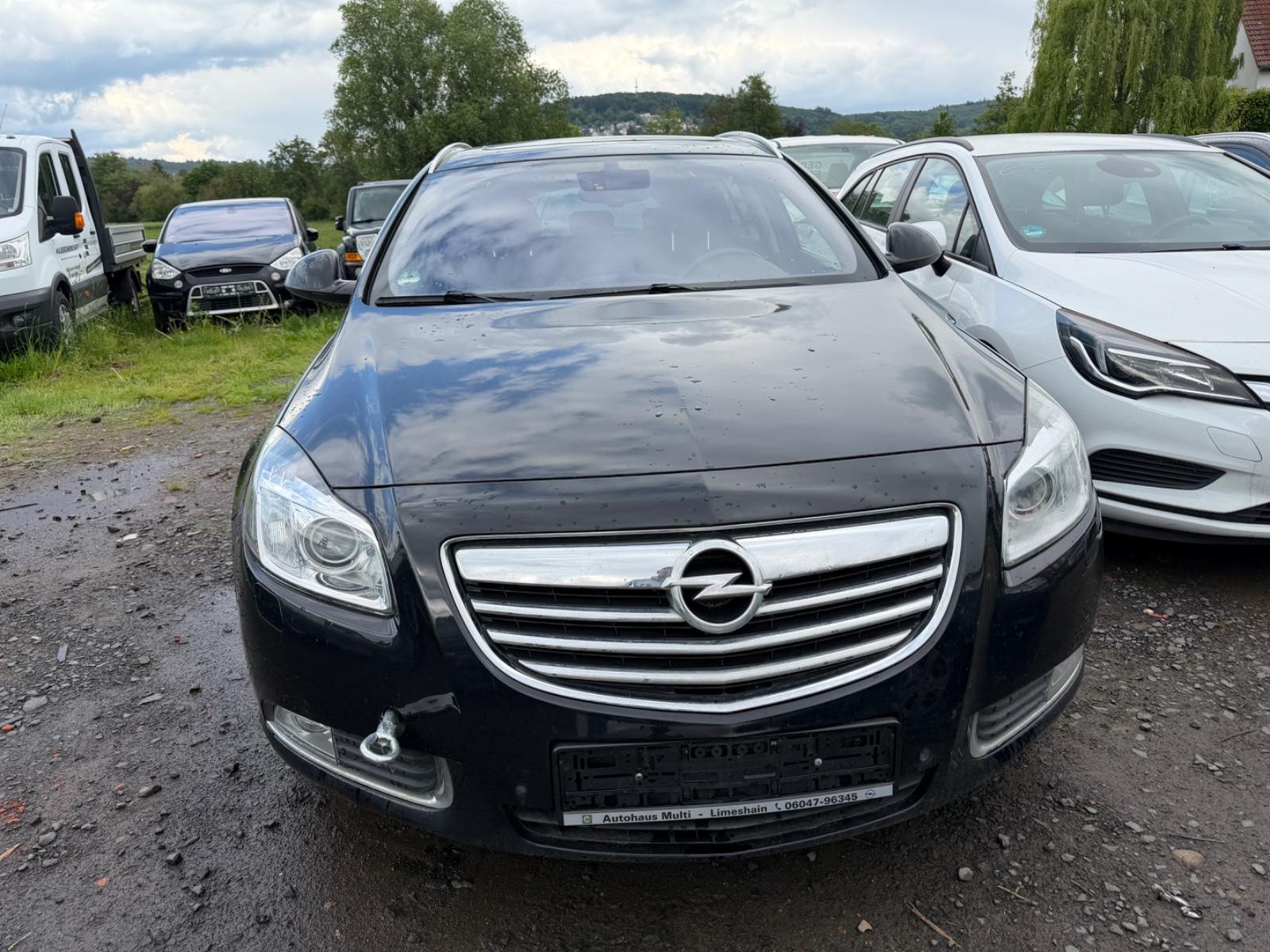 Opel Insignia 2012 — rear view