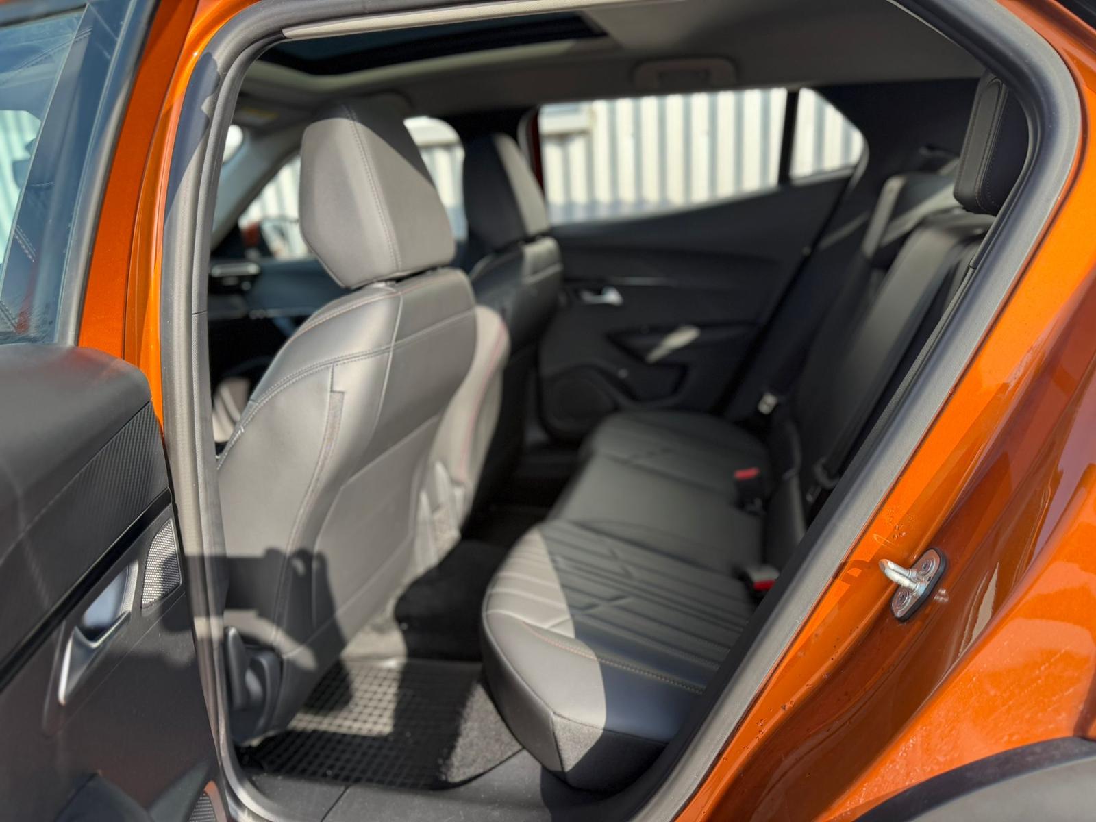 Peugeot 2008 HYBRID136 e-DSC6 Allure GT Pano*Leder*360