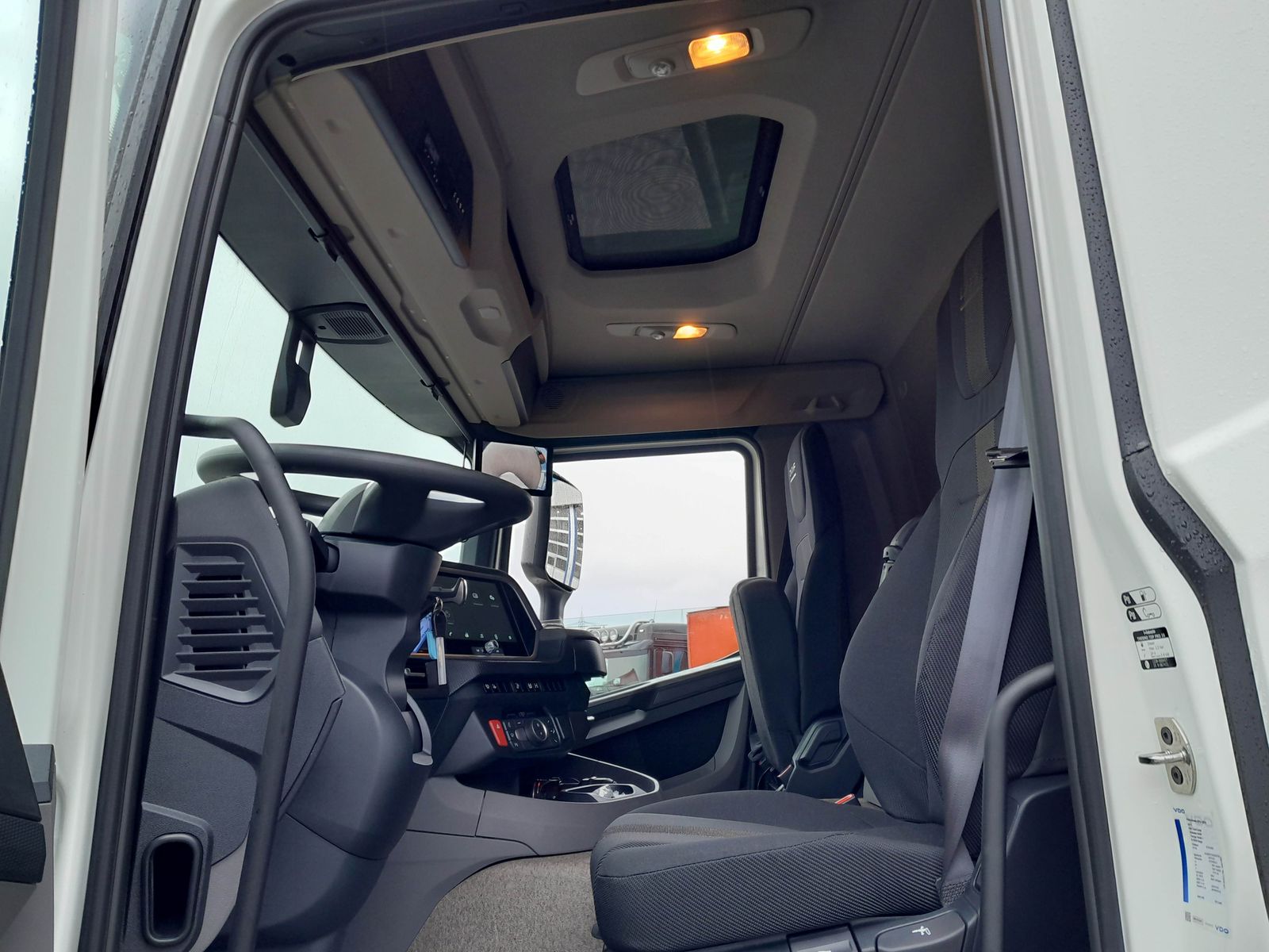 Fahrzeugabbildung DAF XD 370 Fa Swing-Board-Aufbau