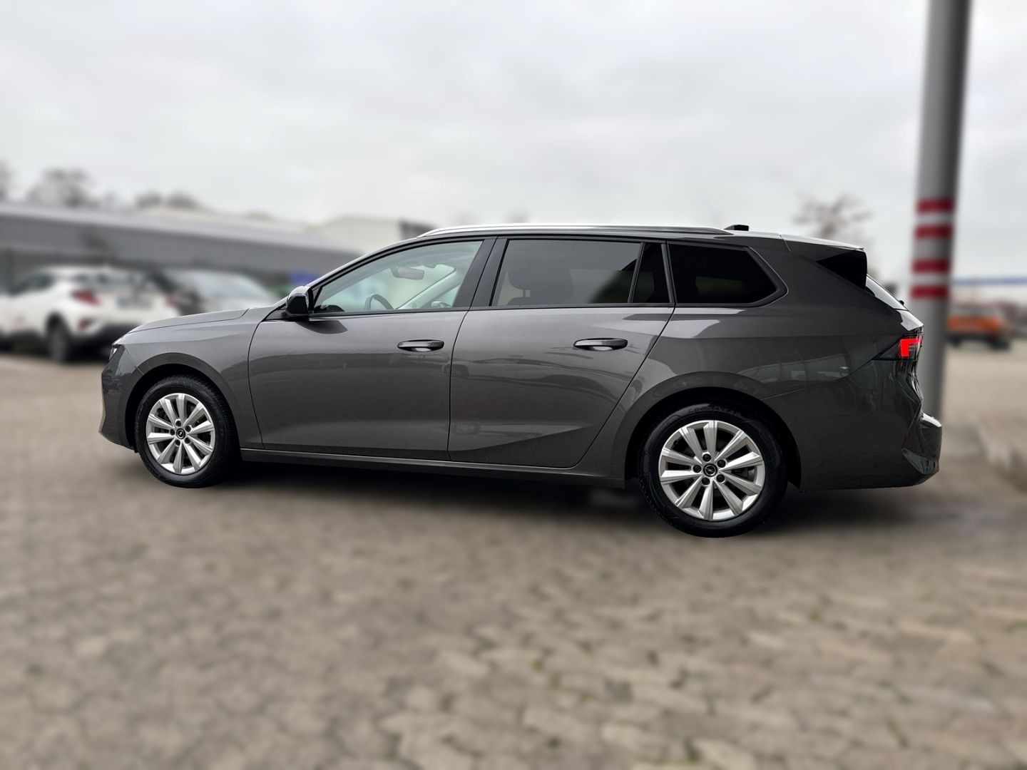 Fahrzeugabbildung Opel Astra L Elegance ASTRA CDTi 1.5 Sports Tourer Na