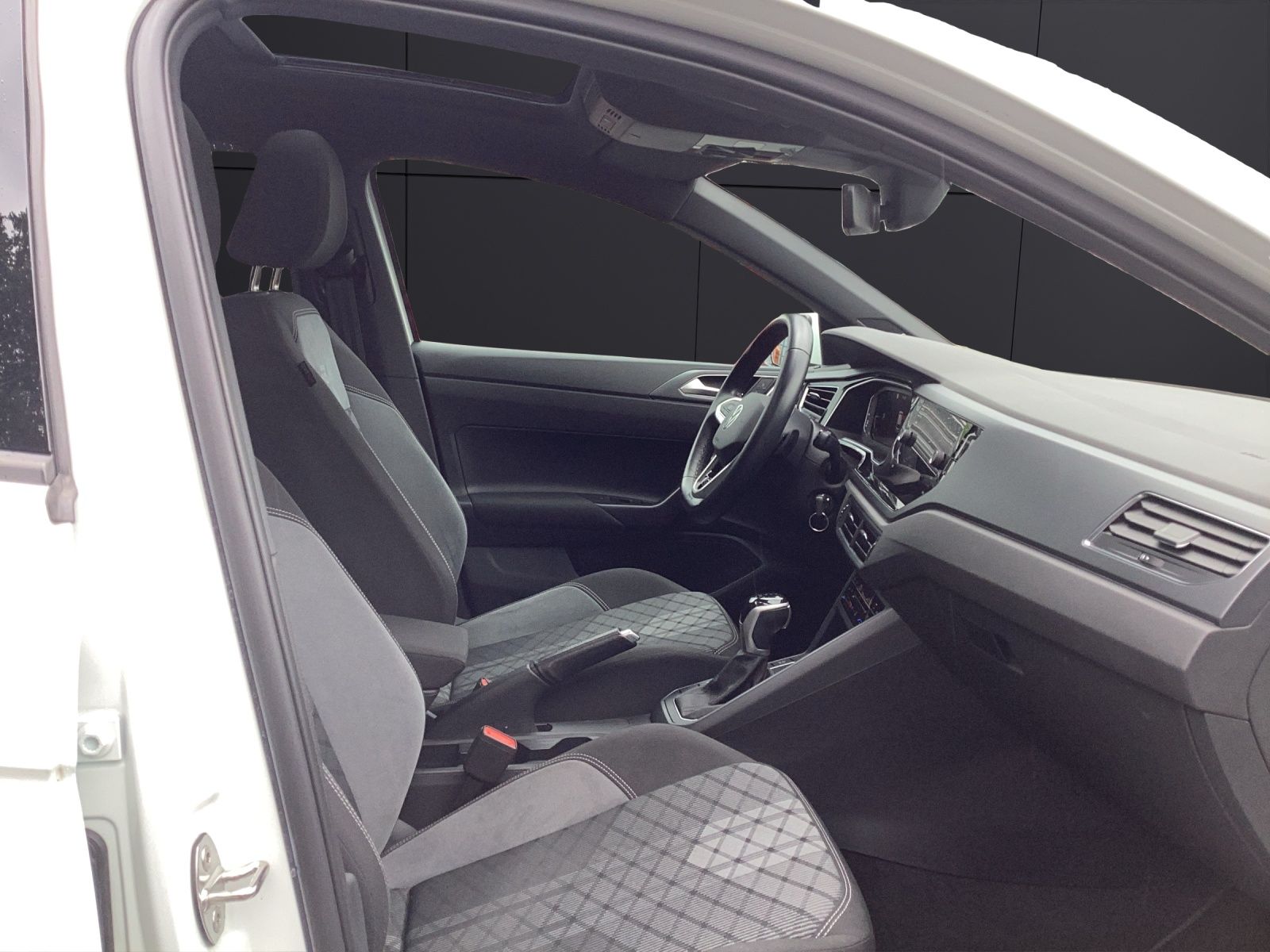 Fahrzeugabbildung Volkswagen Polo R-Line DSG MATRIX RFK PANO